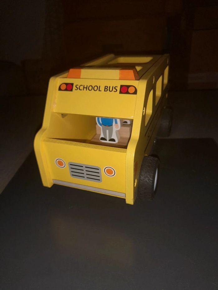 School bus en bois - photo numéro 5