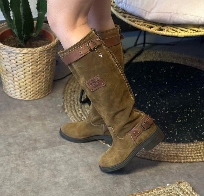 Bottes cavalières Napapijri en cuir daim marron neuves, taille 37 - photo numéro 2