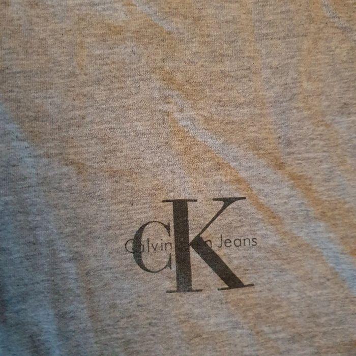 Magnifique t-shirt Calvin Klein taille M - photo numéro 2