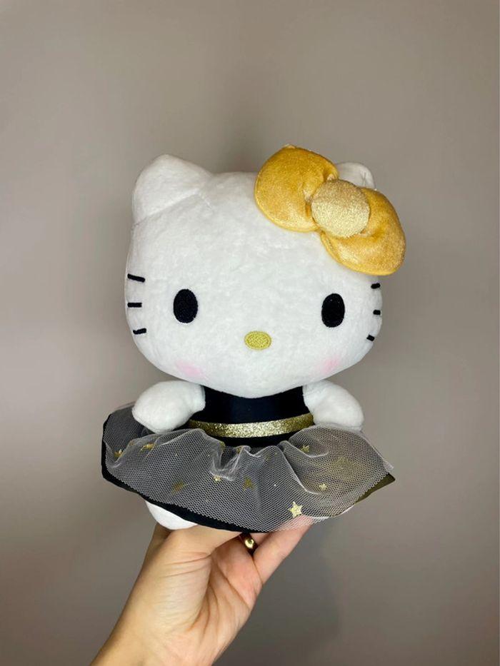 Peluche Hello Kitty en robe étoilée et pailletée 👗 💫 - photo numéro 2