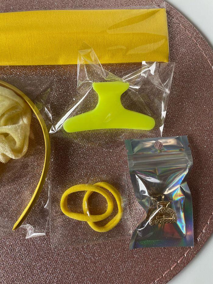 Lot accessoires pour cheveux jaune - photo numéro 3