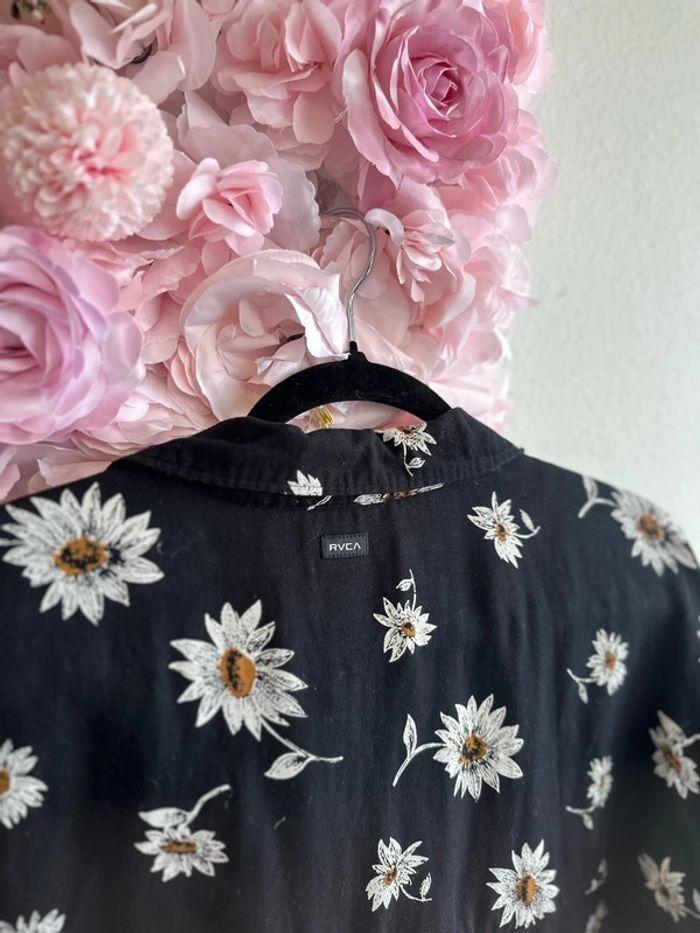 Belle chemise noire à fleurs - Taille XS - Coupe oversize - Marque RCVA - photo numéro 4