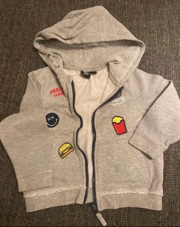 Gilet à capuche gris - Taille 4 ans - photo numéro 2