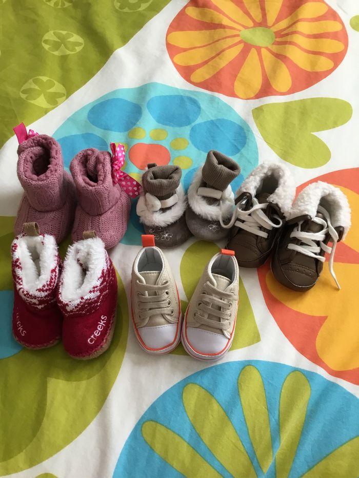 Lot chaussures bébé o-3 mois - photo numéro 1