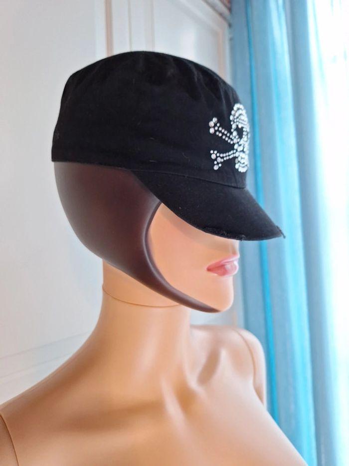 Casquette noire effet usé motif  tête de mort en strass - photo numéro 3