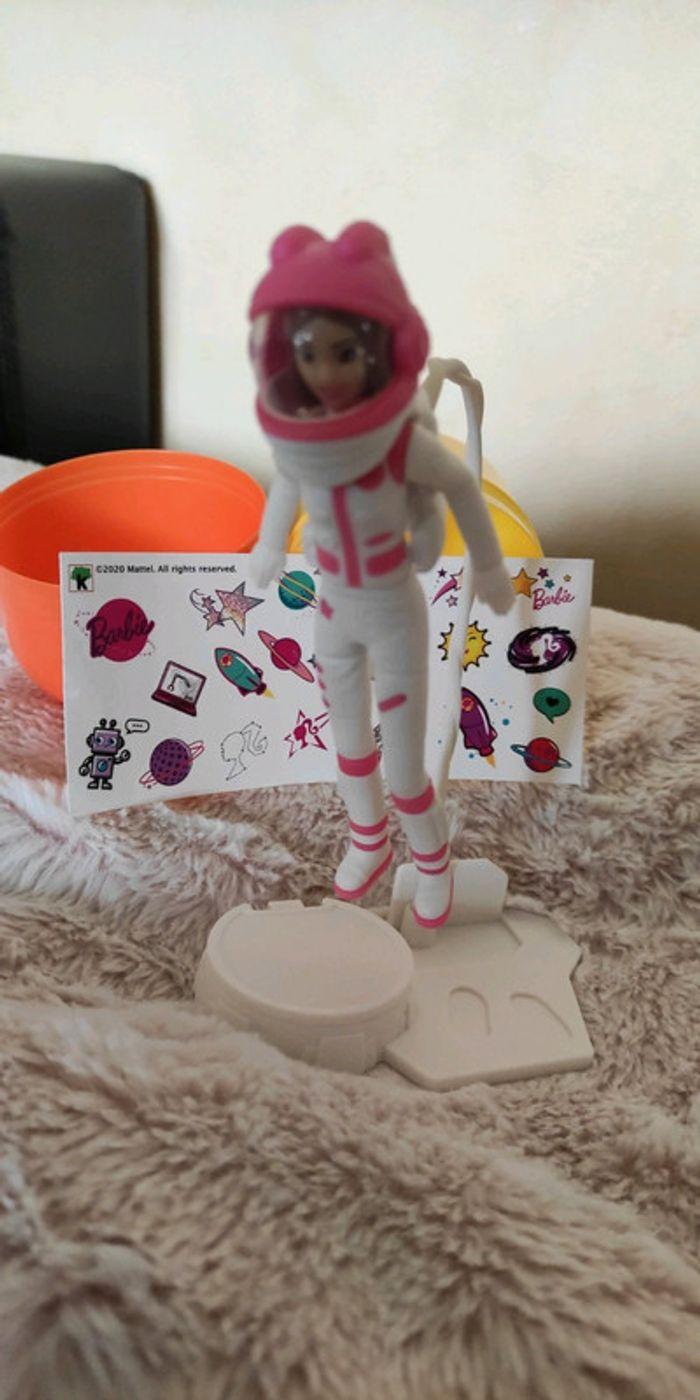 Barbie Astronaute Kinder surprise Pâques - photo numéro 1