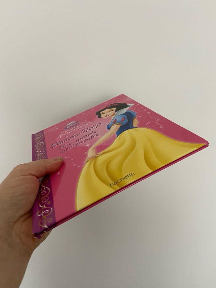 Livre Disney Blanche Neige une journée mouvementée - photo numéro 5