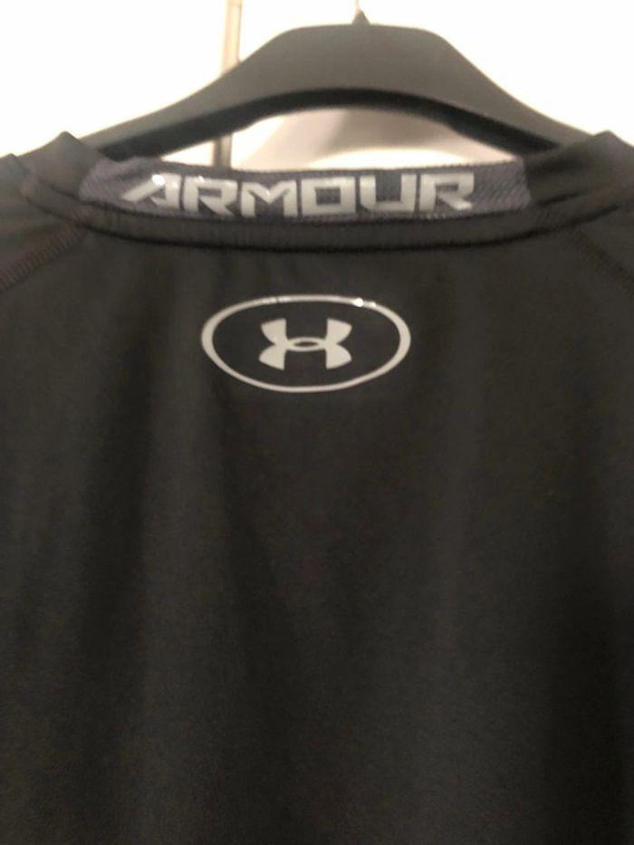 T.shirt , maillot Under Armour  . Taille S/XS - photo numéro 7