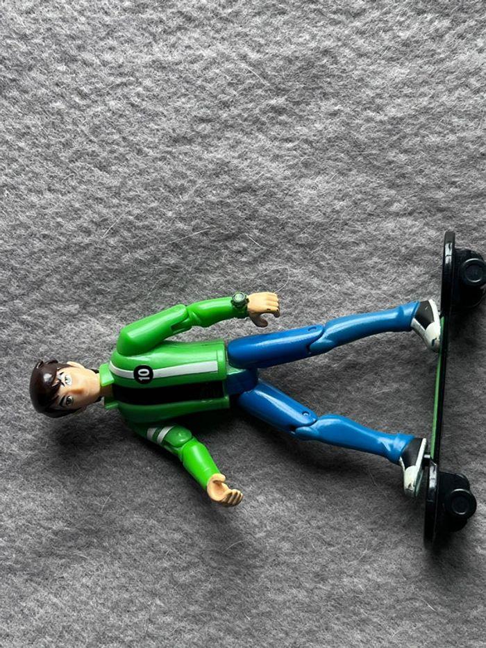 Bandai Ben 10 2008 Rare figurine Ben Tennyson skateboard veste verte - photo numéro 12