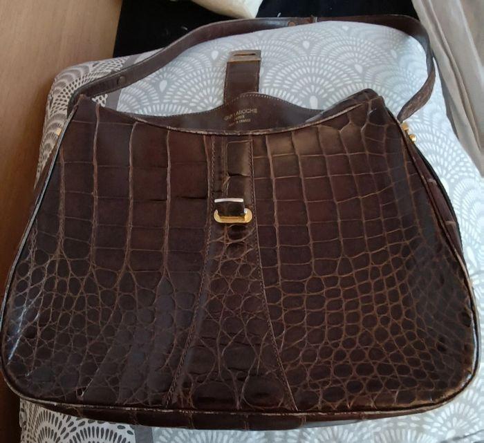 Sac bandoulière vintage marron cuir marque Guy Laroche - photo numéro 12