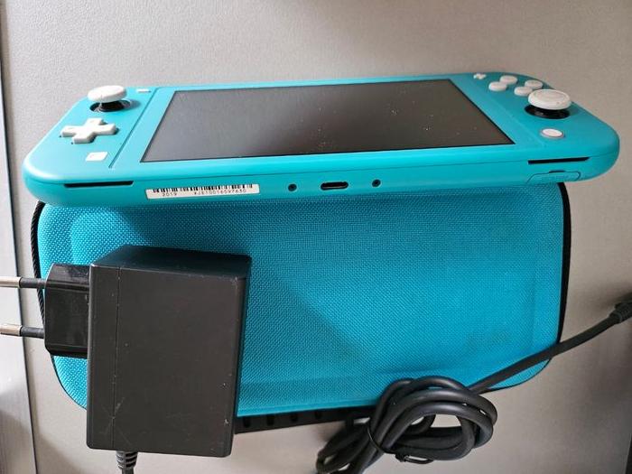 Nintendo Switch Lite - photo numéro 9