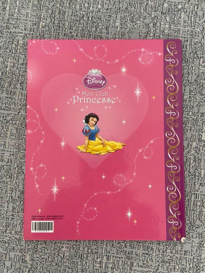 Livre Disney Blanche Neige une journée mouvementée - photo numéro 2