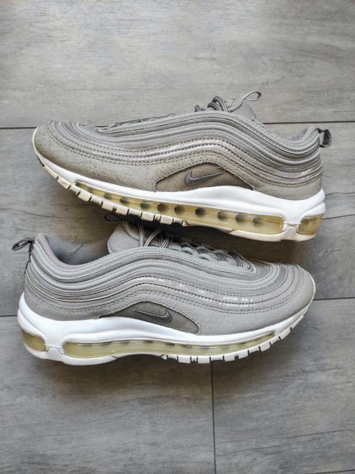 Basket mixte Nike air max 97 grises pointure 39 en bon état - photo numéro 1