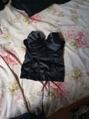 Superbe bustier satin noir 85b