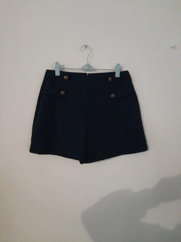 Short femme taille L. - photo numéro 1