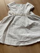 Robe blanche ceinture dorée 3 ans