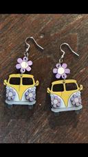 Magnifique paire de boucles d’oreilles bus avec fleurs