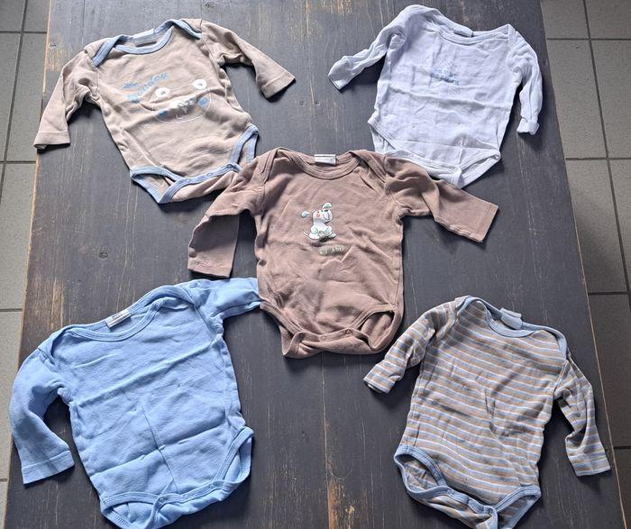 Lot vêtements 6 mois bébé - photo numéro 4