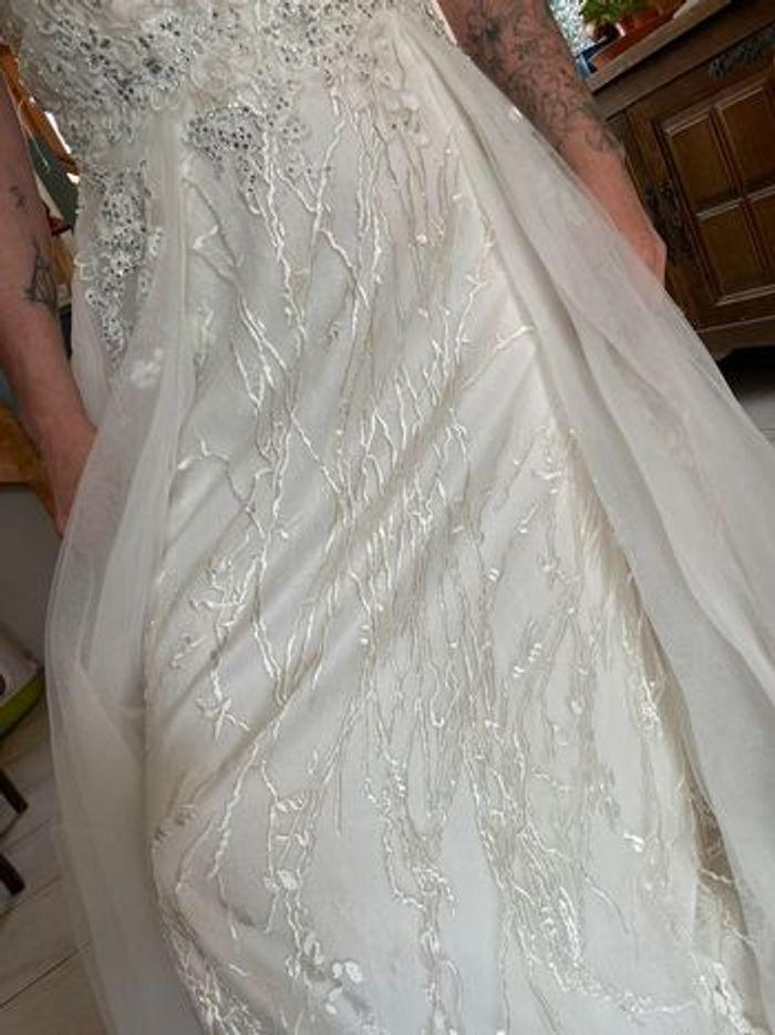 Robe de mariée neuve T 40 - photo numéro 6