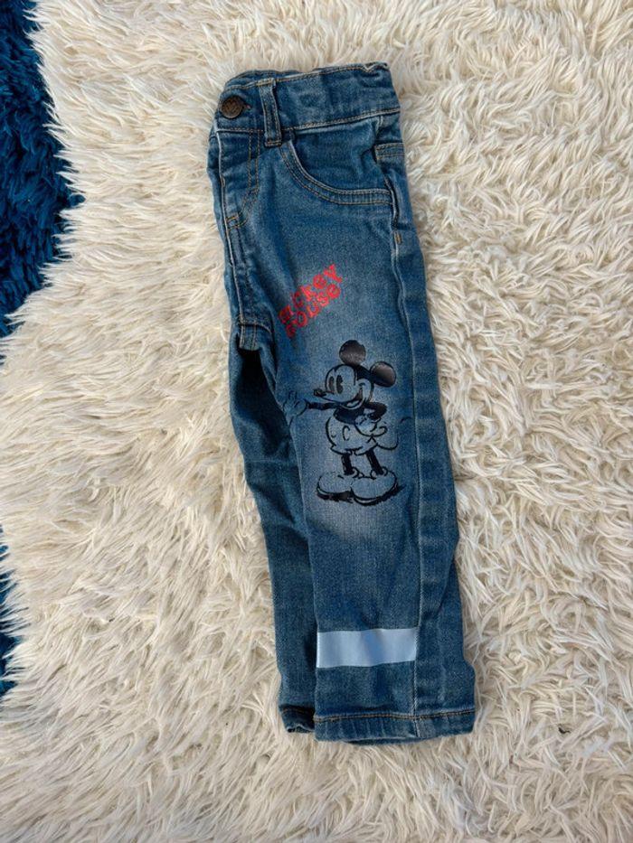 Joli jeans Disney taille 18 mois - photo numéro 2