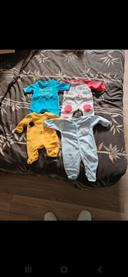 Lot de 4 Pyjamas bébé 0 mois jamais porté