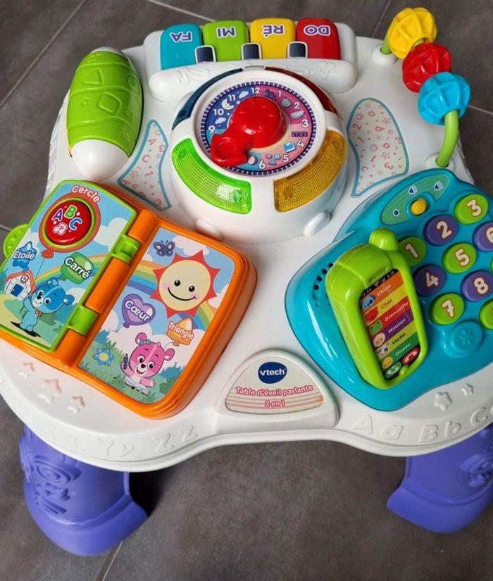 Table d'activités d'éveil parlante 2en 1 Vtech - photo numéro 2