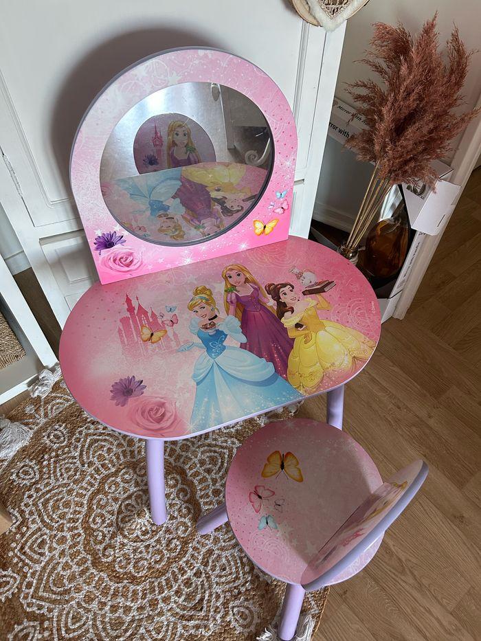 Coiffeuse Disney princesse en bois 🎄 - photo numéro 1