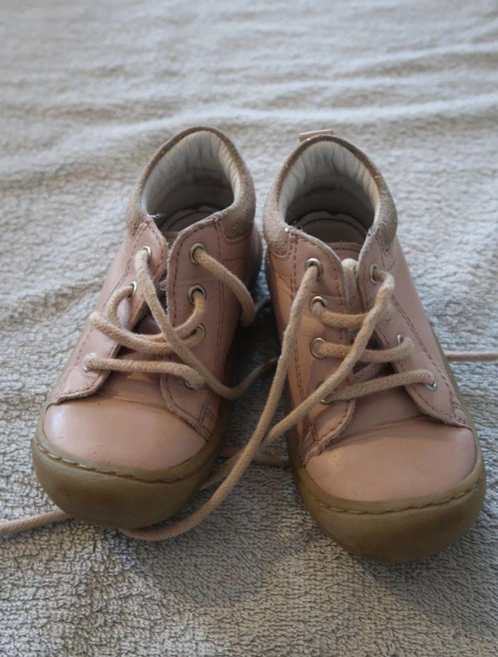 Chaussures bébé taille 22 - photo numéro 1