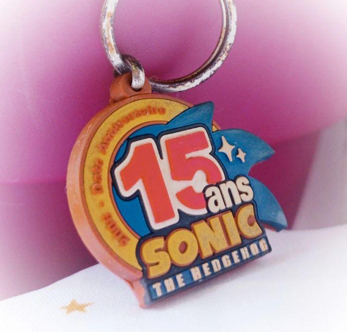 Sega Porte clef clé keychain Sonic hedgehog 15 ans 2006 anniversaire collector collection pvc game - photo numéro 1