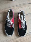 Basket vans japonais mange 43 noir et rouge