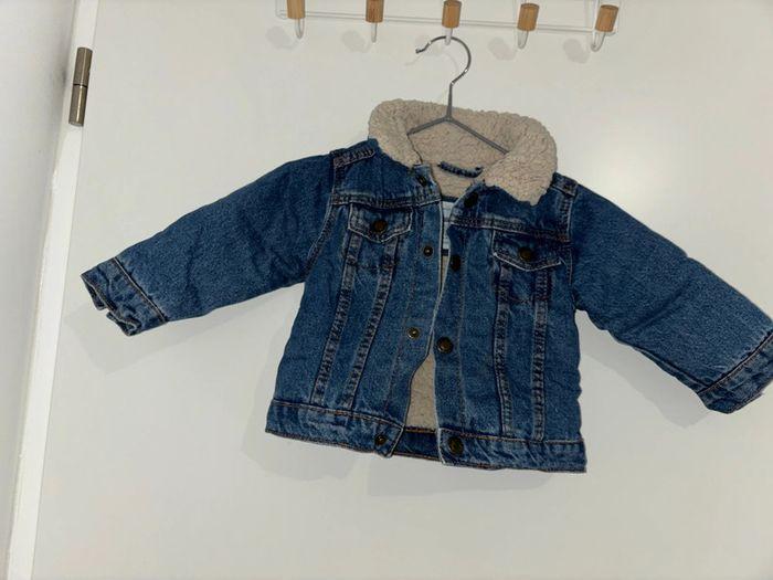 Veste en jeans primark bébé garçon 9/12 mois - photo numéro 1