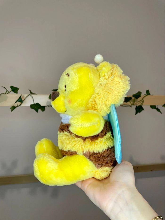 Peluche Disney Winnie l’ourson déguisé en abeille 🐝 - photo numéro 8