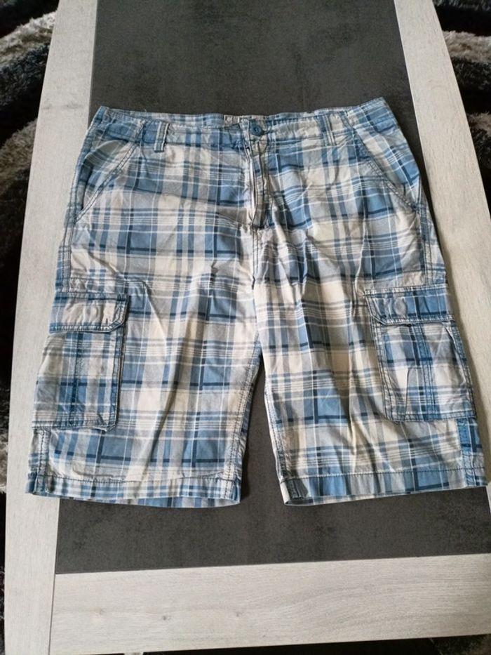 Vend short bermuda homme taille 38-40 cutting edge. - photo numéro 1