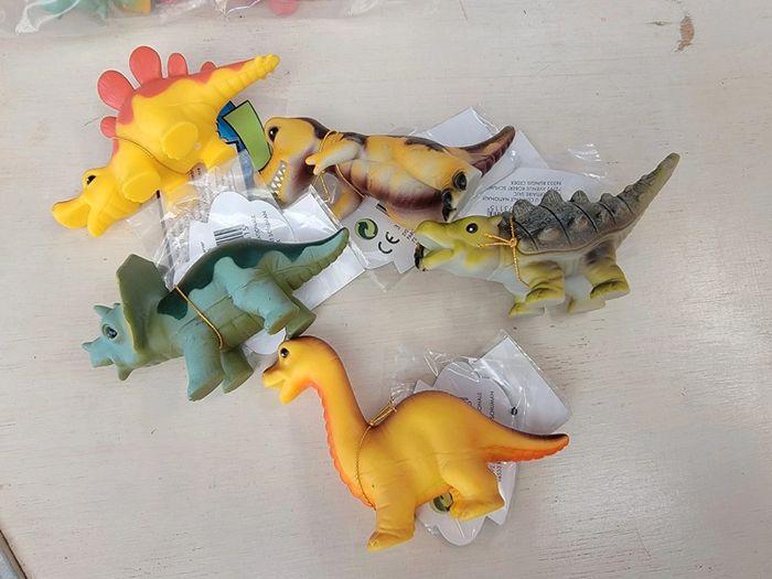 5 bébés dinosaures neuf. - photo numéro 4