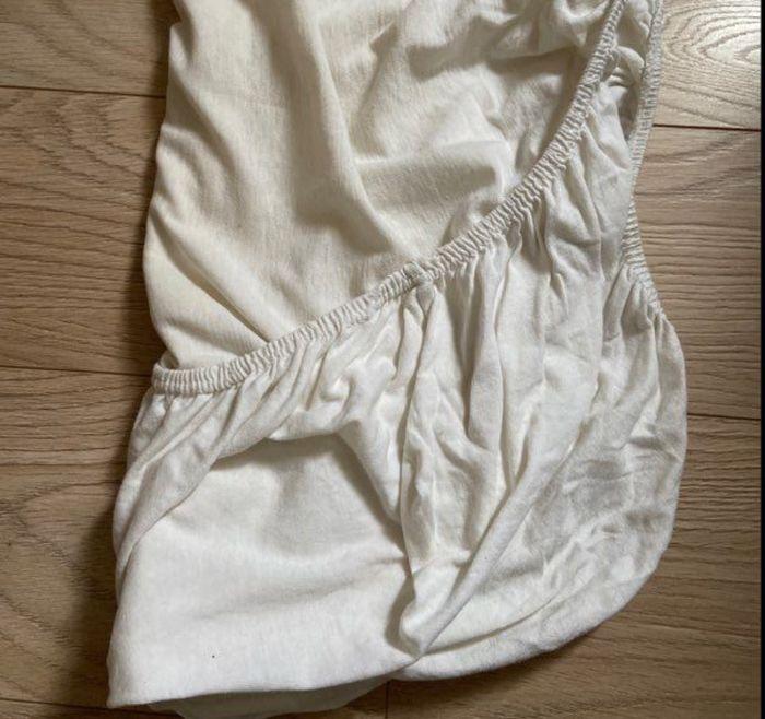 Drap Housse lit bébé 60x120 cm en très bon état - photo numéro 1