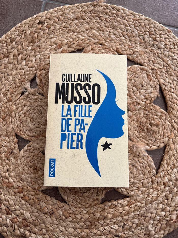 La fille de papier - Guillaume Musso - photo numéro 1