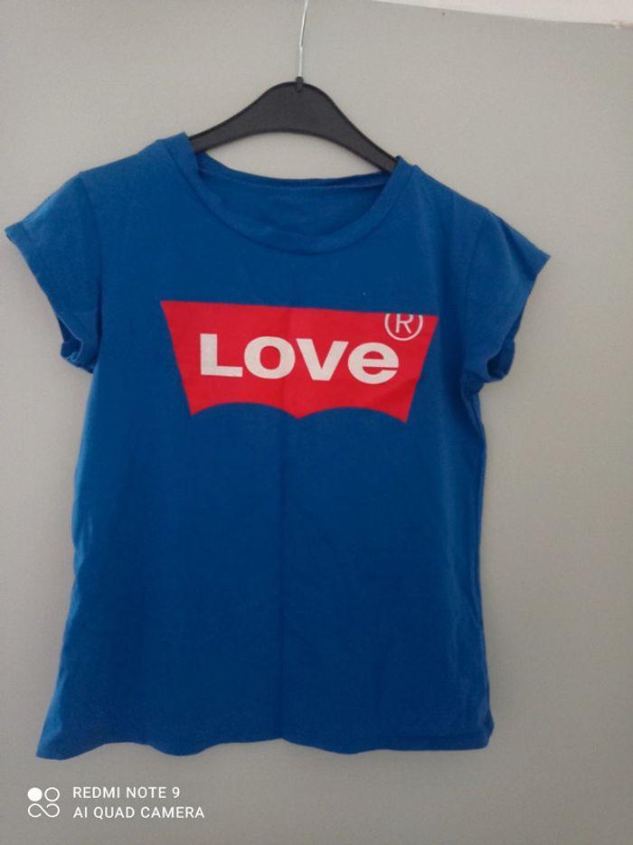 Tee-shirt  love - photo numéro 1