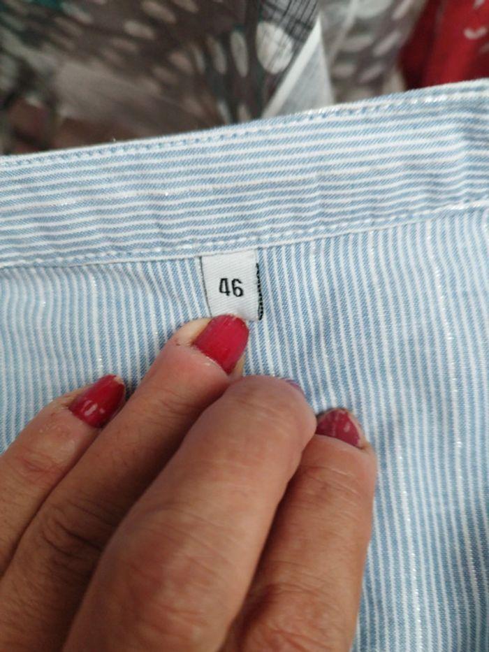 Chemise taille 46 rayé bleu et blanc - photo numéro 1