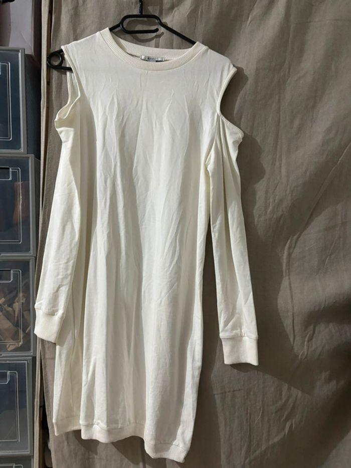 robe blanco epaule dénudée - photo numéro 1