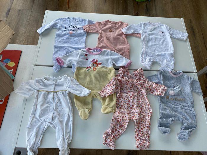 Lot 7 pyjamas 1 mois