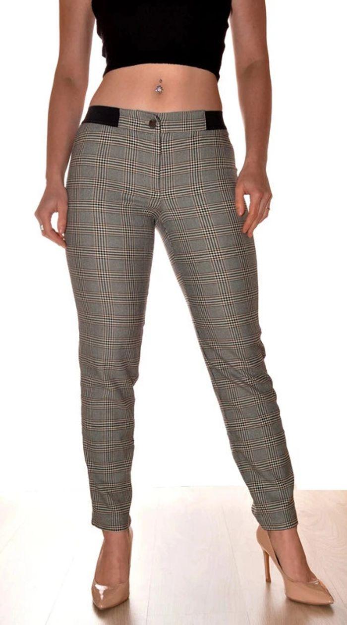 Pantalon ajusté motif carreaux taille S - photo numéro 13