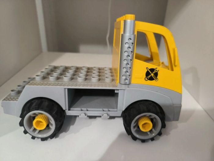 Lego Duplo camion - photo numéro 1