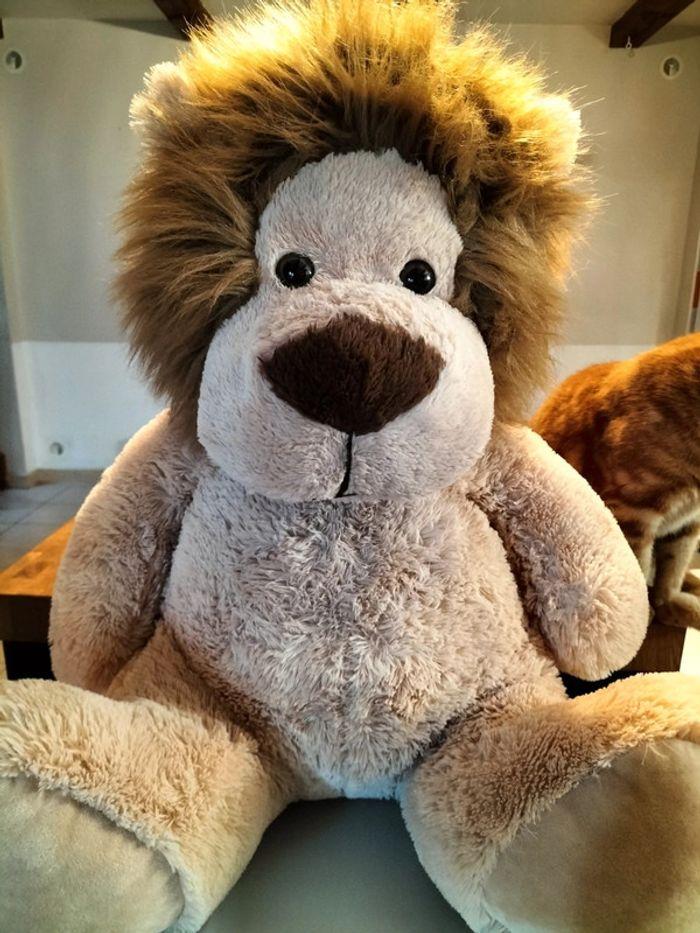 Lion peluche géante - photo numéro 1