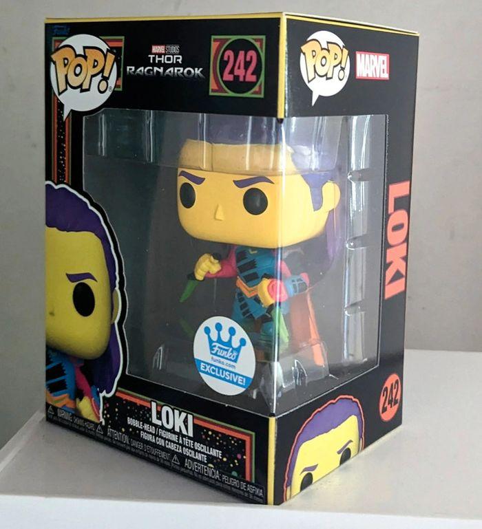 Funko Pop 242, Marvel Loki (Thor Ragnarok) Black Light - photo numéro 2