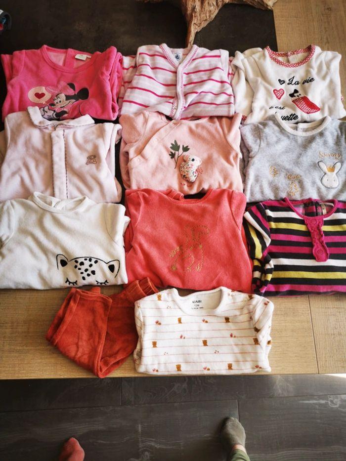 Lot 10 pyjamas velours 12 mois - photo numéro 1