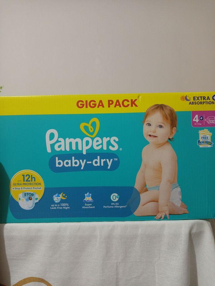 Couche Pampers taille 4+