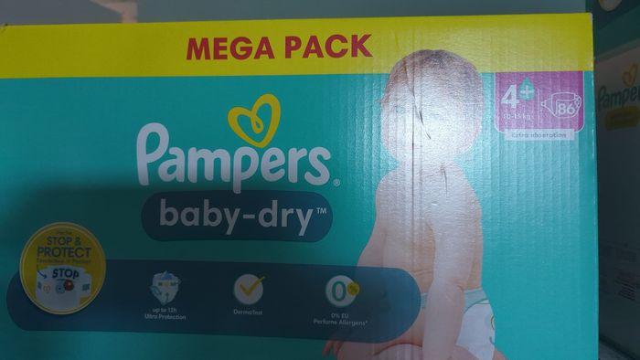 Couches Pampers