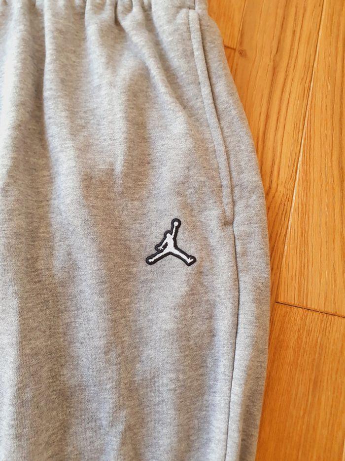 Pantalon de Survêtement  "Nike Jordan" pour femme neuf avec étiquette taille XL. - photo numéro 3