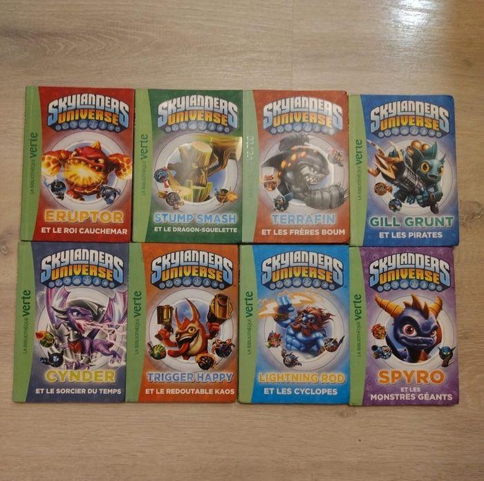 Lot de 8 livres Skylanders