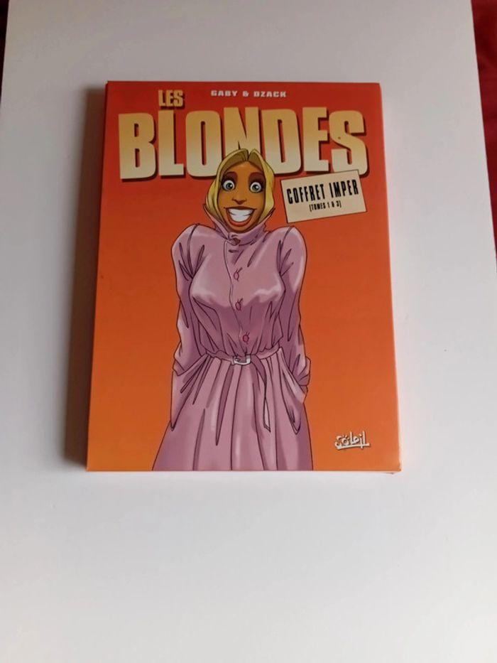 BD en coffret "les Blondes" de Gaby et Dzack - photo numéro 1